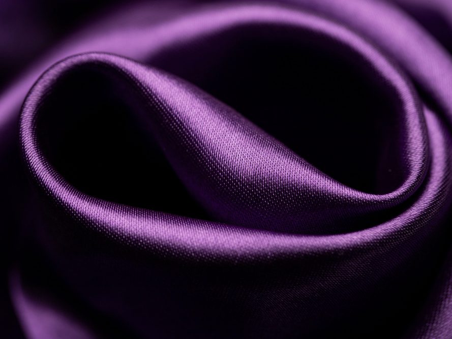 Satin fabrics keep hair protected